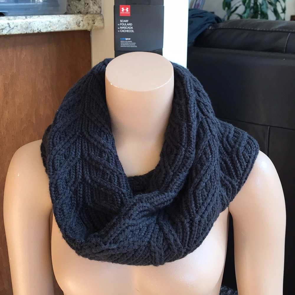 Infinity winter scarf